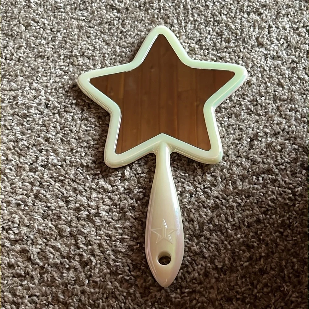 Jeffree Star-Shaped Green Hand Mirror